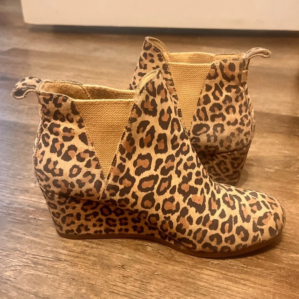 Tom’s Leopard Print Wedge Ankle Boots - Women's Tan/Cheetah